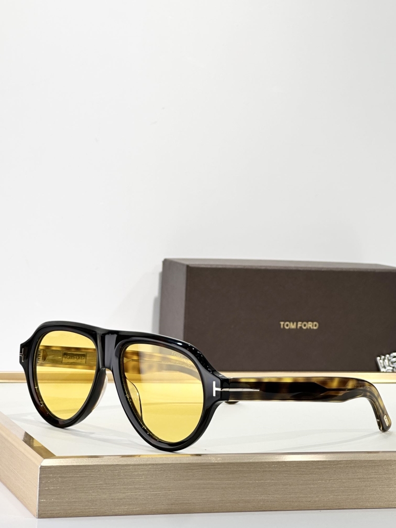 TOM FORD